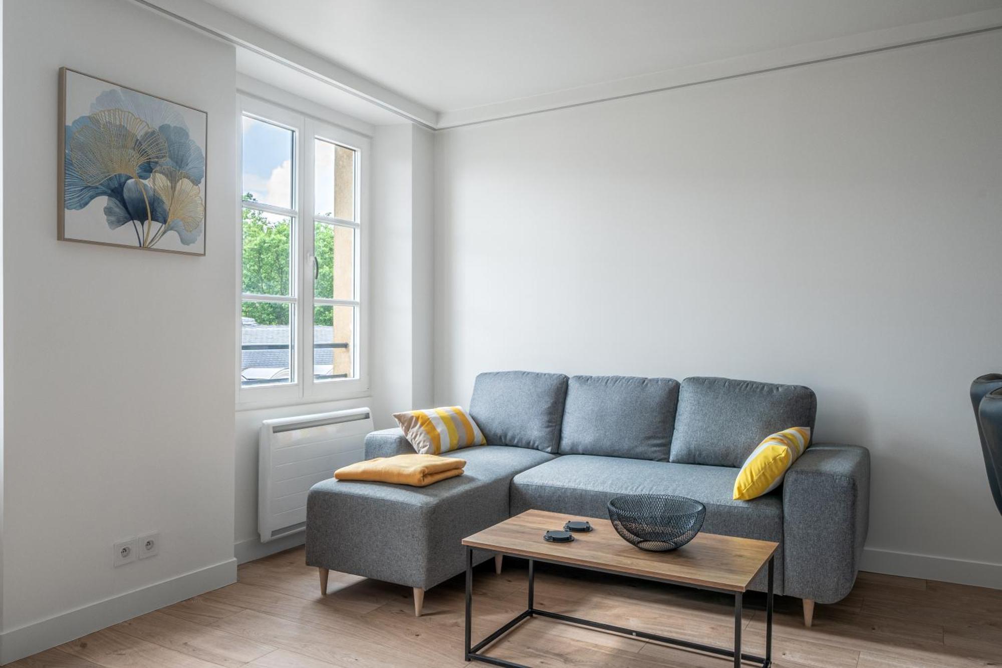 Le Versailles Soleil Classe 3 Etoiles Charme & Vue Chapelle Royale Buitenkant foto
